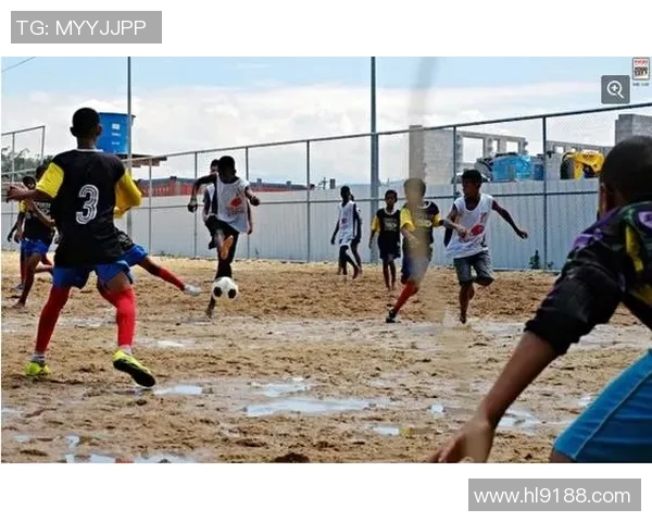 从贫困中崛起的足球天才追寻梦想的奋斗历程与荣耀之路